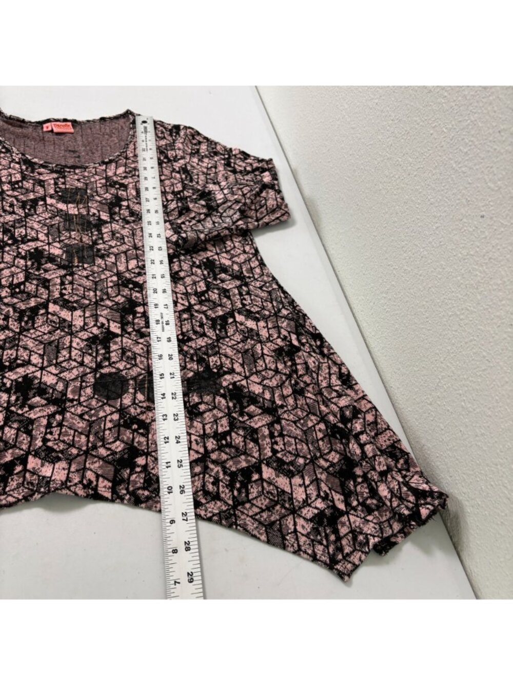Tianello Asbury Tunic Top Womens M Black PInk Geometric 3/4 Sleeve Artsy USA - Picture 8 of 10